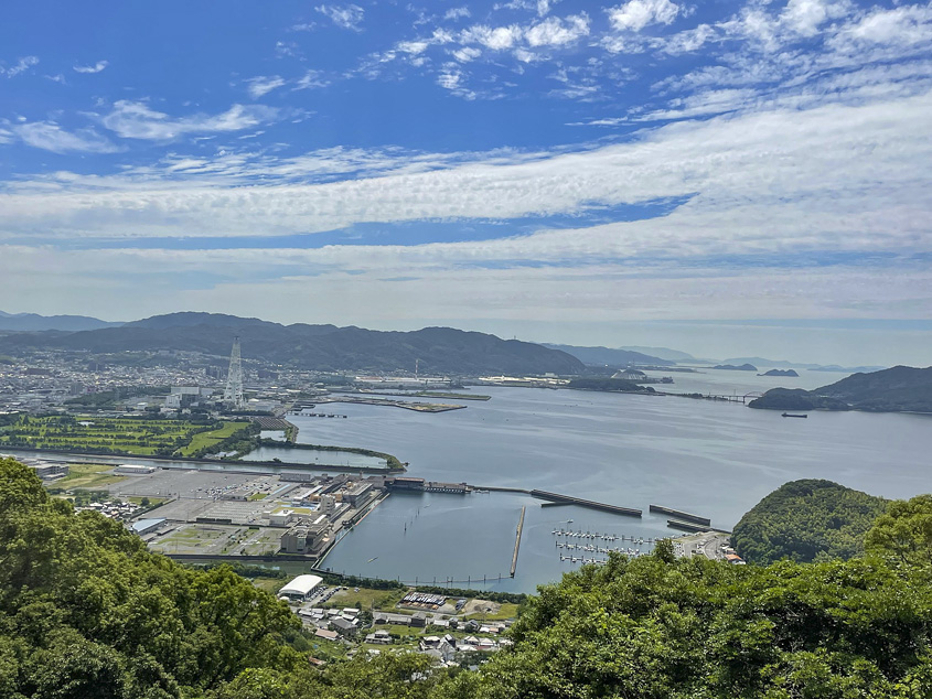 太華山の上から見下ろした景色の写真