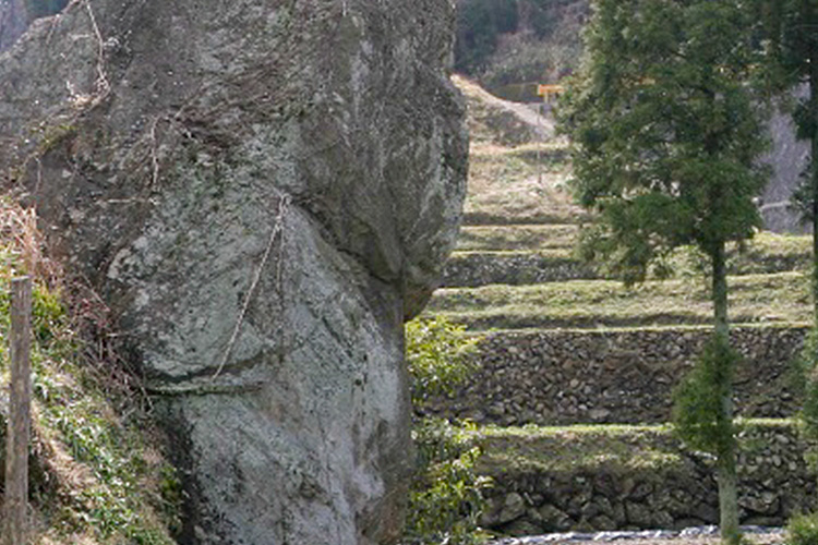 六呂師の大岩の写真