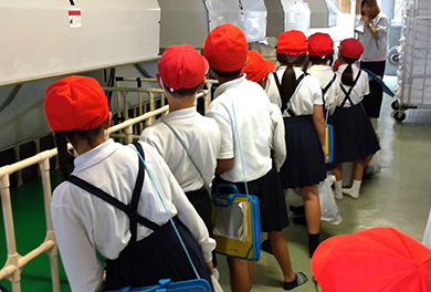 工場見学の様子