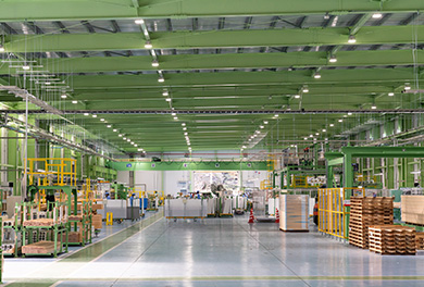 働きやすさを重視した快適な工場の写真